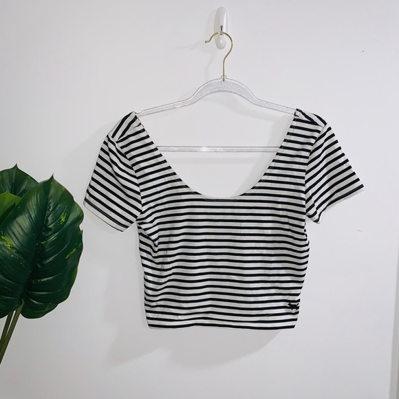 PINK Victoria's Secret Tops - 🦋 4/$30 PINK VS Black & White Striped Crop Top